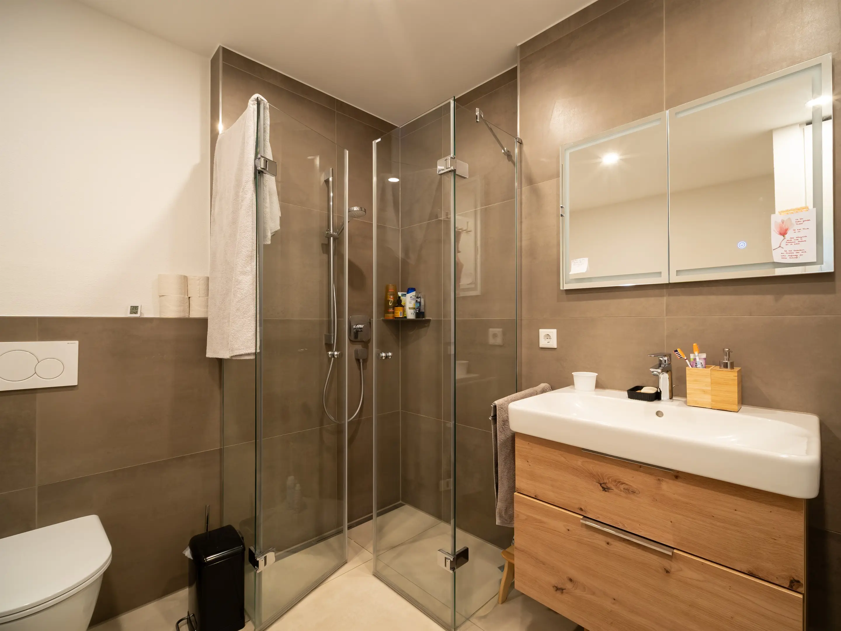 Bad mit bodengleicher Dusche